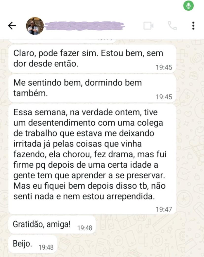 Print de mensagem no WhatsApp de consulente relatando estar sem dores, dormindo bem e mais firme nas relações